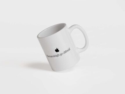 Smaoinigh Go Difriúil Mug